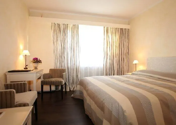 Ξενοδοχείο Polo Ασκόνα